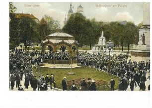 Schlossplatz in Stuttgart mit Parade