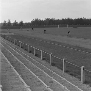 Stadion. Training. Radsport. : Stadion. Trening. Kolesowarski sport.