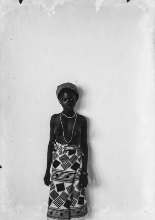 Frau der Yao (Deutsch-Ostafrikaexpedition 1906-1907)