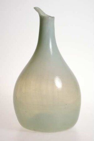 Vase mit weißen Schlieren