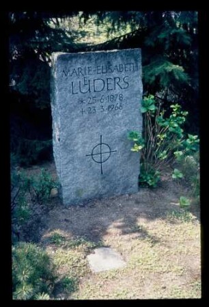 Grab M. Elis. Lüders 1.4.72.