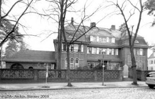 Haus Vowinckel mit Einfriedung; Berlin, Steglitz-Zehlendorf