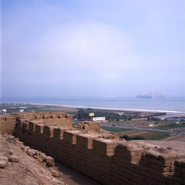 Adobe wall (archaeological)