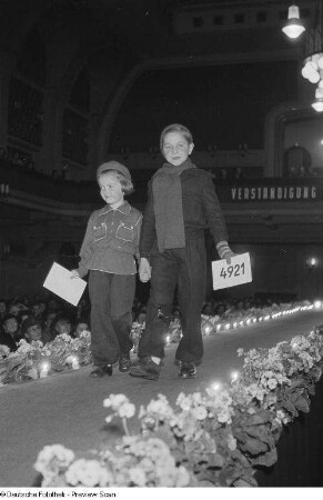 Konsum-Modenschau in der Kongresshalle