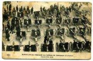 Erbeutete deutsche Kanonen aus den Schlachten in der Champagne und im Artois