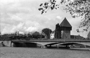Konstanz: Rheinbrücke mit Turm (Rheintorturm)