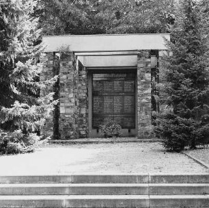 Ehrenmal; Taunusstein, Am Ehrenmal