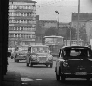 Berlin-Mitte, Alexanderplatz. Straßenverkehr