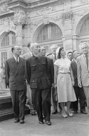 Dresden-Altstadt. Hồ Chí Minh, Präsident der Demokratischen Republik Nordvietnam, im Zwingerhof