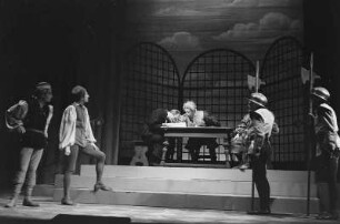 Szenenbilder aus der Komödie "Viel Lärm um nichts" von William Shakespeare im Theater am Schiffbauerdamm in Berlin