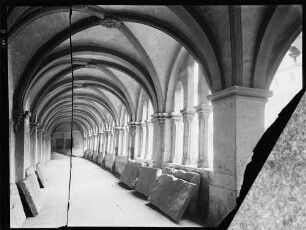 Bronnbach Kloster Klosterkirche (1157-1222 ) Ansicht Kreuzgang - Nordflügel nach Osten
