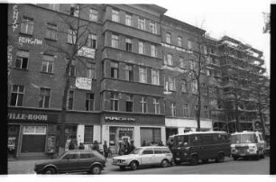 Kleinbildnegative: Besetzte Häuser, Maaßenstr. 11 und 13, 1982