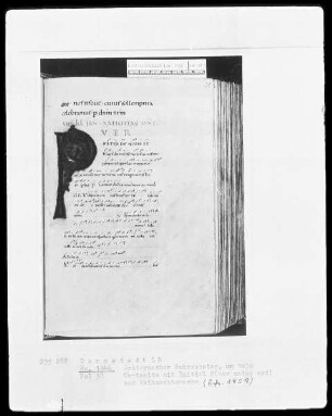 Sakramentar mit eingearbeitetem Graduale — Initiale P (uer natus est), Folio 38recto