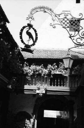 Reichenweier, Riquewihr: Aushängeschild [Nasenschild] Storch