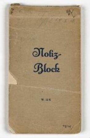 Notizblock mit französischen Vokabeln und die deutsche und russische Übersetzung