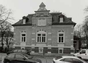 Villa mit Einfriedung : Plauen-Dobenau, Weststraße 37. Villa mit Einfriedung. Straßenfront