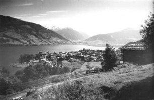 Zell am See : Österreich. Zell am See. Stadtansicht mit Zeller See gegen Hahneckkogel (links) und Hohe Tauern mit Fuscher Tal (Mitte). Blick nach Südsüdosten