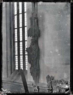 Stiftskirche; Apostelfigur, Steinplastik