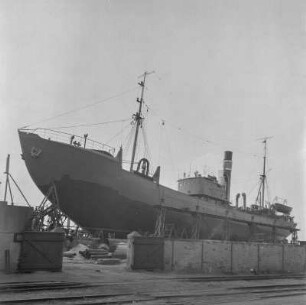 Schiff, vermutlich in der Seebeck-Werft in Wesermünde, heute Bremerhaven