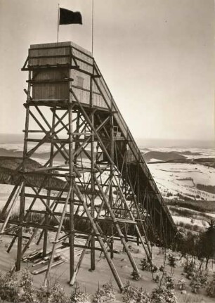 Erzgebirge. Geising-Berg. Sachsenschanze. Anlaufgerüst