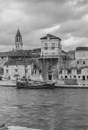 Anlegestelle : Anlegestelle im Hafen von Trogir