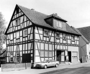 Fachwerkgebäude (Fachwerkwohnhaus); Alsfeld, Altenburger Straße 4