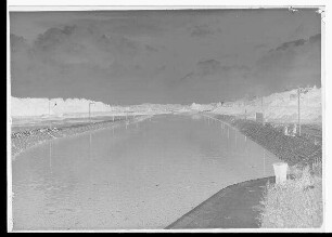 Staustufe Ottendorf. Blick auf den gefluteten Unterkanal der Schleuse. Schweinfurter Pegel = 62 cm.
