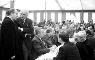 Forchheim: Festzelt; Ehrengäste mit: Filbinger, Minister Weiser, Nothhelfer, Ungern-Sternberg, Dekan Jutzler, Schill