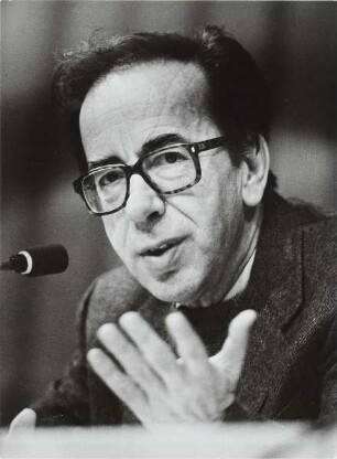Ismael Kadare