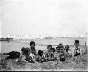 Seebad Heringsdorf, Kindergruppe am Strand