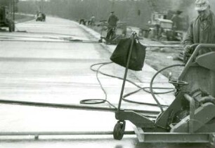 Herstellung Autobahn-Deckenlos, 1953
