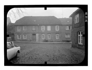 Lübz, Schulstraße. Wohnhaus. Straßenfront