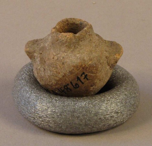 Clay vessel (miniature)