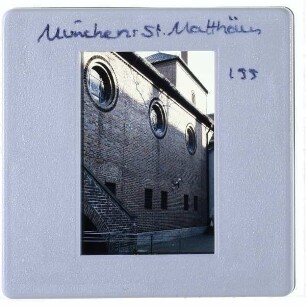 München, Auferstehungskirche : Ausschnitt Fassade Kirchenschiff
