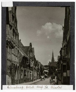 Lüneburg: Straße Richtung Nikolaikirche