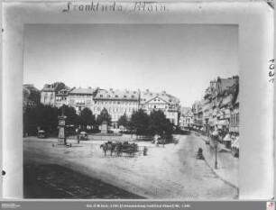 Schillerplatz 1-9 mit Schillerdenkmal von Osten, rechts Biebergasse