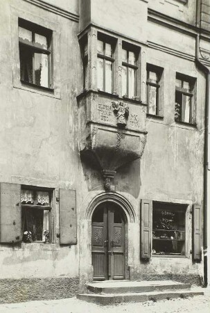 Schwarzenberg, ehemalige Engelapotheke : Schwarzenberg. Ehem. Engelapotheke (Wohn- und Geschäftshaus, Markt 13 (1713/um 1870). Straßenansicht