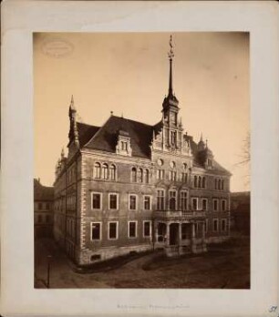 Regierungsgebäude, Hildesheim: Rückansicht vom Domhof