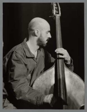 Wojciech Czajkowski : Portrait des Bassisten Wojciech Czajkowski beim 26. Jazz Jamboree Warschau 1984