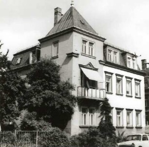 Dresden-Mickten, Homiliusstraße 8. Wohnhaus (um 1900). Straßenansicht von Südwesten