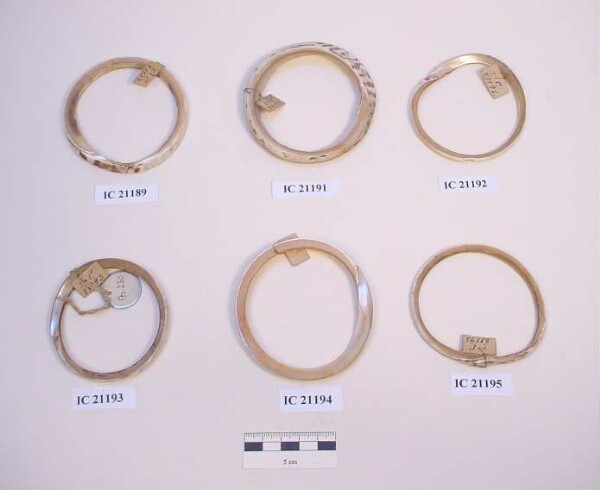 Shell bracelet