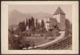 Schloß (Landesfürstliche Burg?) bei Meran.