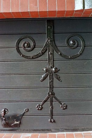 Maria-Magdalenen-Kirche: Kirchenallee: Detailaufnahme: Türschloss, Türklinke, Beschläge