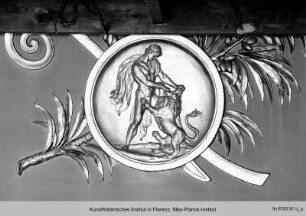 Stuckdekoration : Herkules tötet den nemeischen Löwen