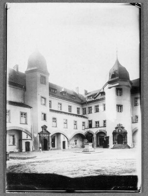 Im Schlosshof der Veste Küstrin