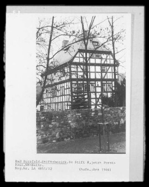 Ehemaliges Stiftsgebäude & Forsthaus West