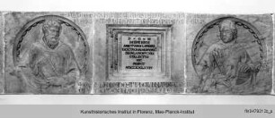 Reliefs: die Heiligen Oktavian, Viktor, Clemens und Justus - Arca di San Ottaviano