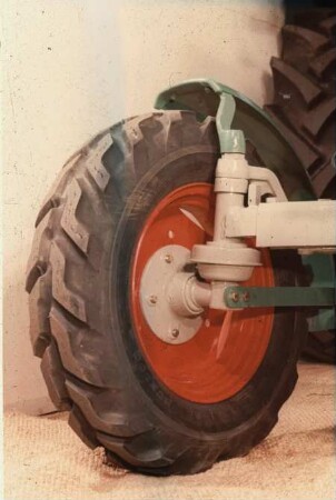 Fotografie: Traktor, Standardtraktor, Lenkung, Federung