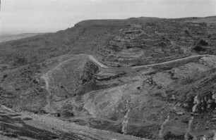 Das Berberdorf Yafran : Blick auf das Berberdorf Yafran in den Bergen von Libyen