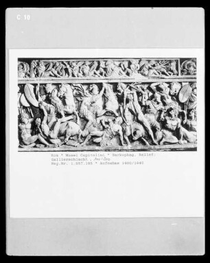 Sarkophag, Relief: Gallierschlacht